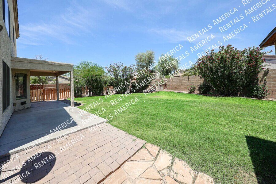Beautiful 4 bdrm w/Pool and Solar panels! property image