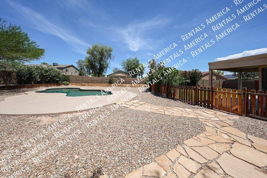 Beautiful 4 bdrm w/Pool and Solar panels! property image