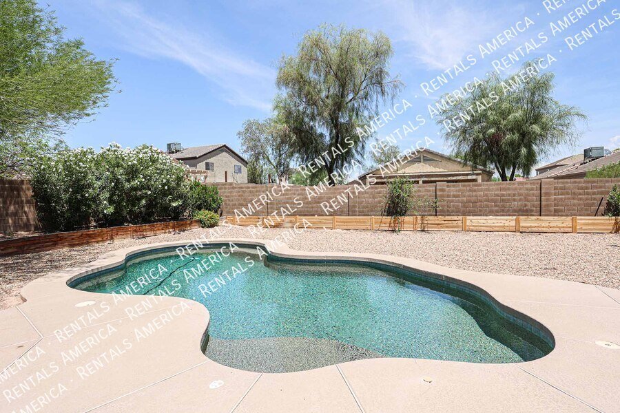 Beautiful 4 bdrm w/Pool and Solar panels! property image