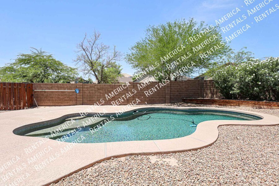 Beautiful 4 bdrm w/Pool and Solar panels! property image