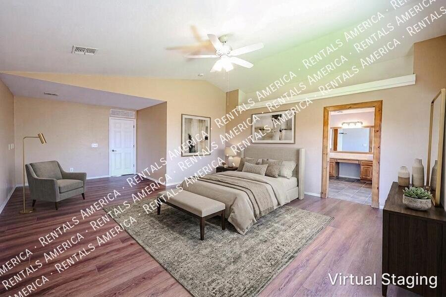 Beautiful 4 bdrm w/Pool and Solar panels! property image