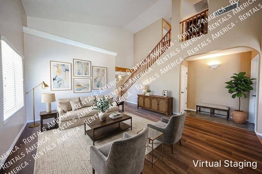 Beautiful 4 bdrm w/Pool and Solar panels! property image