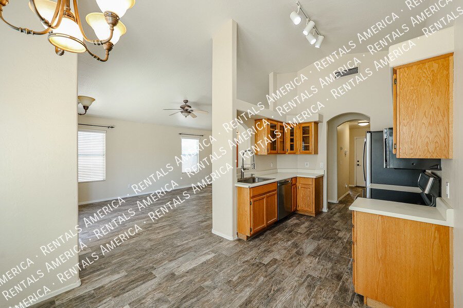 Beautiful 2 bedroom, 2 bath home w/Den No HOA!  in Peoria! property image
