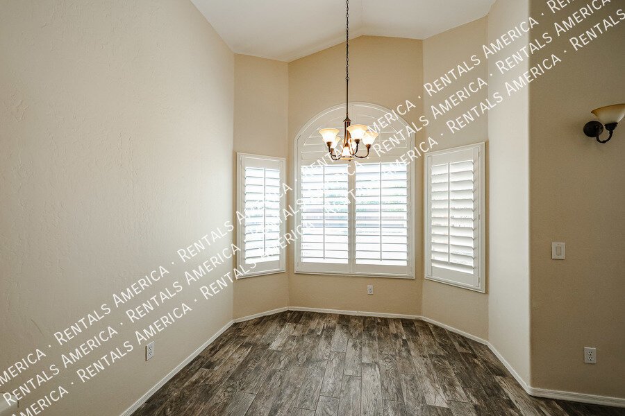 Beautiful 2 bedroom, 2 bath home w/Den No HOA!  in Peoria! property image
