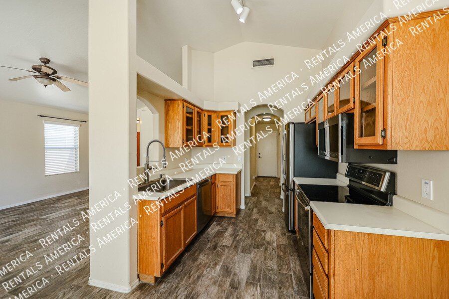 Beautiful 2 bedroom, 2 bath home w/Den No HOA!  in Peoria! property image