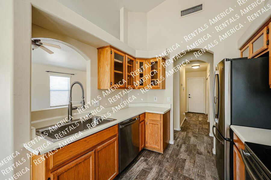 Beautiful 2 bedroom, 2 bath home w/Den No HOA!  in Peoria! property image