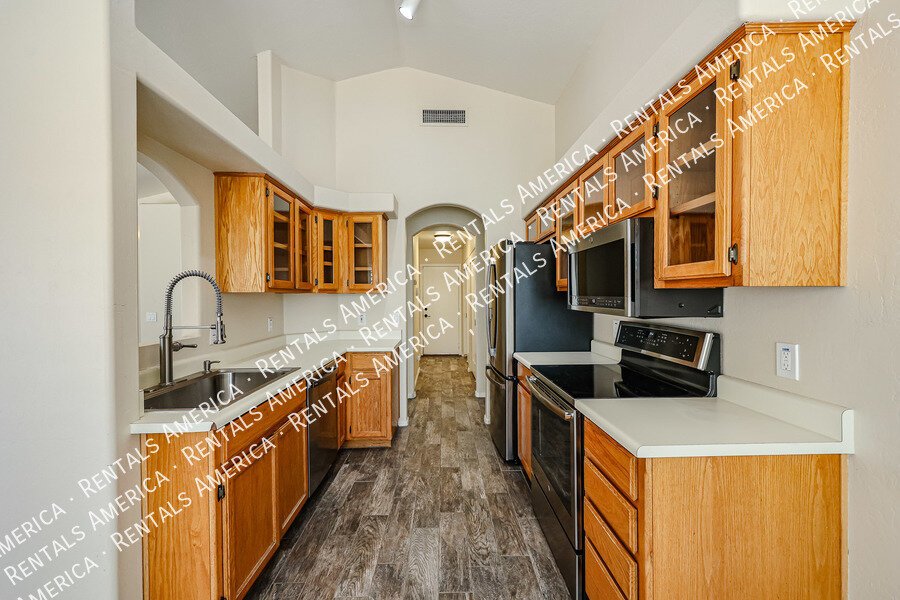 Beautiful 2 bedroom, 2 bath home w/Den No HOA!  in Peoria! property image