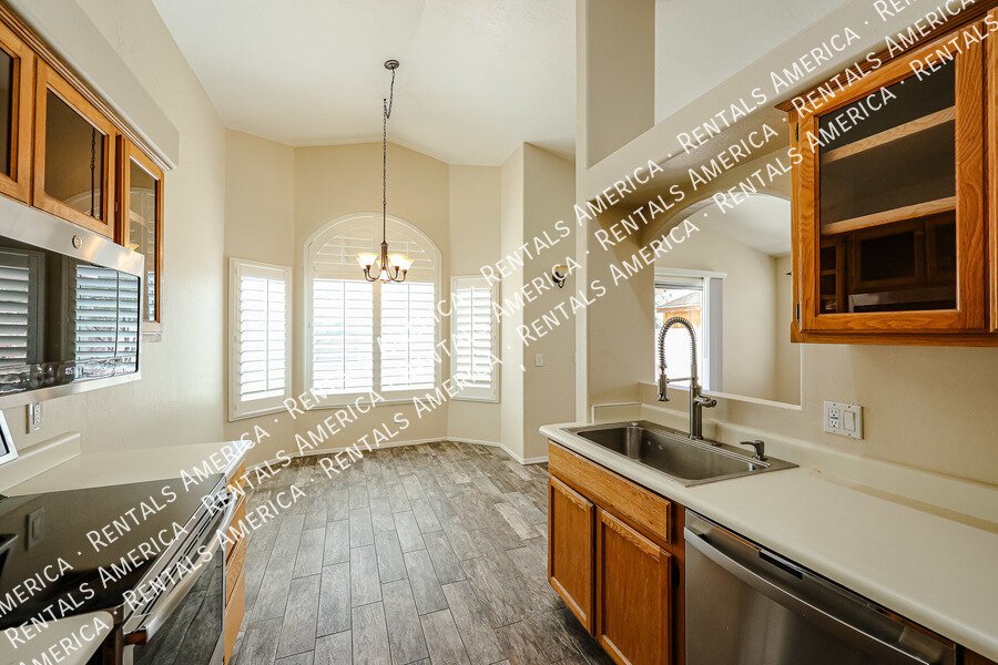 Beautiful 2 bedroom, 2 bath home w/Den No HOA!  in Peoria! property image