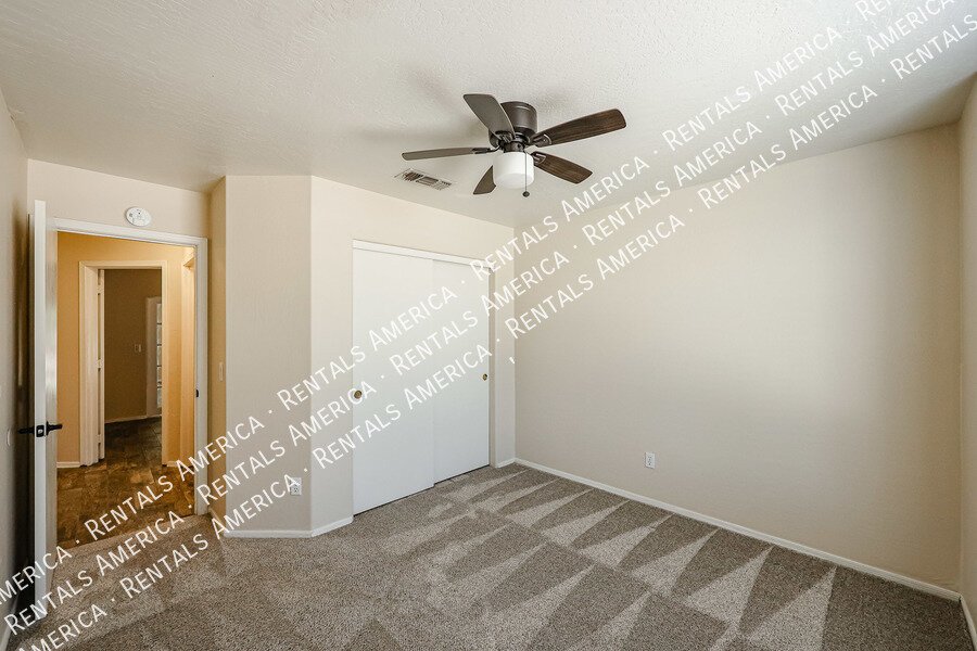 Beautiful 2 bedroom, 2 bath home w/Den No HOA!  in Peoria! property image