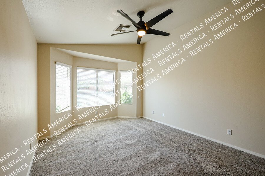 Beautiful 2 bedroom, 2 bath home w/Den No HOA!  in Peoria! property image