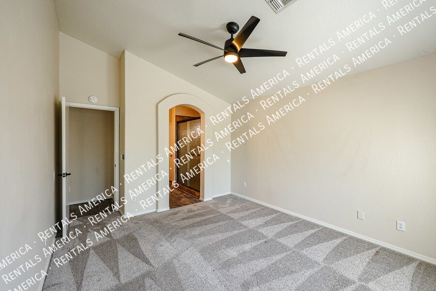 Beautiful 2 bedroom, 2 bath home w/Den No HOA!  in Peoria! property image