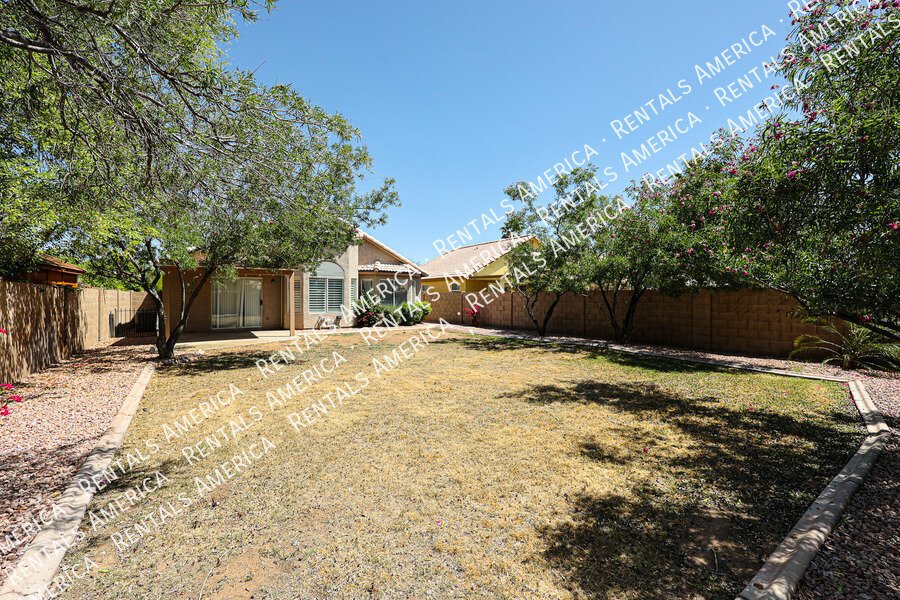 Beautiful 2 bedroom, 2 bath home w/Den No HOA!  in Peoria! property image