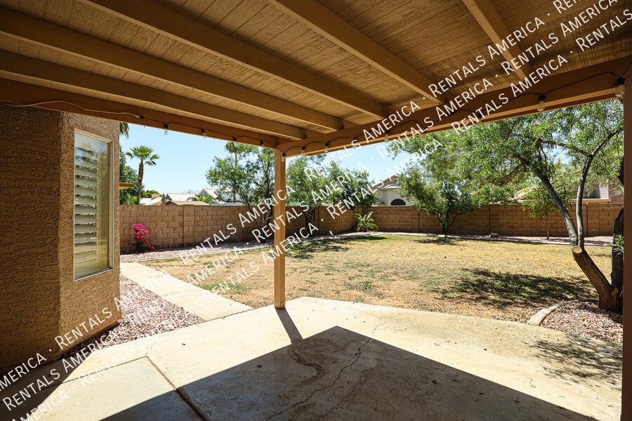 Beautiful 2 bedroom, 2 bath home w/Den No HOA!  in Peoria! property image