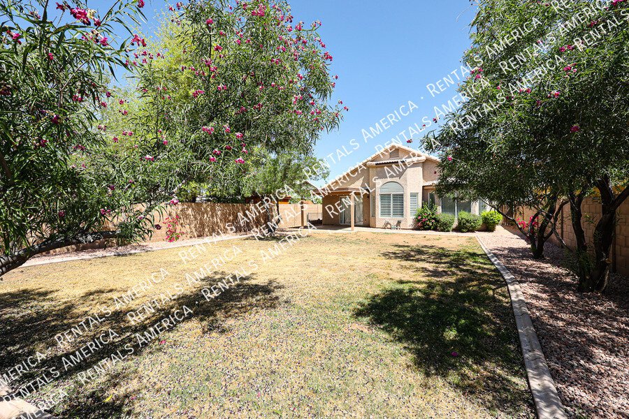 Beautiful 2 bedroom, 2 bath home w/Den No HOA!  in Peoria! property image