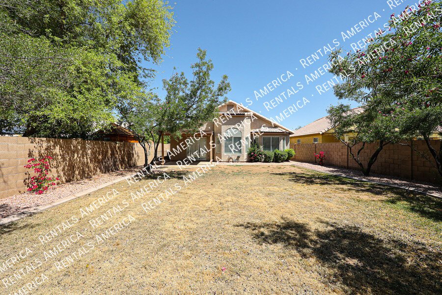Beautiful 2 bedroom, 2 bath home w/Den No HOA!  in Peoria! property image