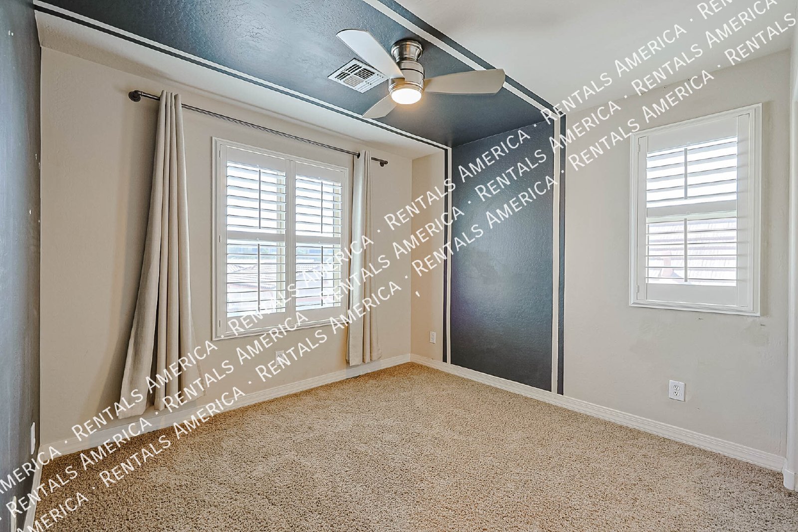 Beautiful 3bdrm home in Gated Community! property image
