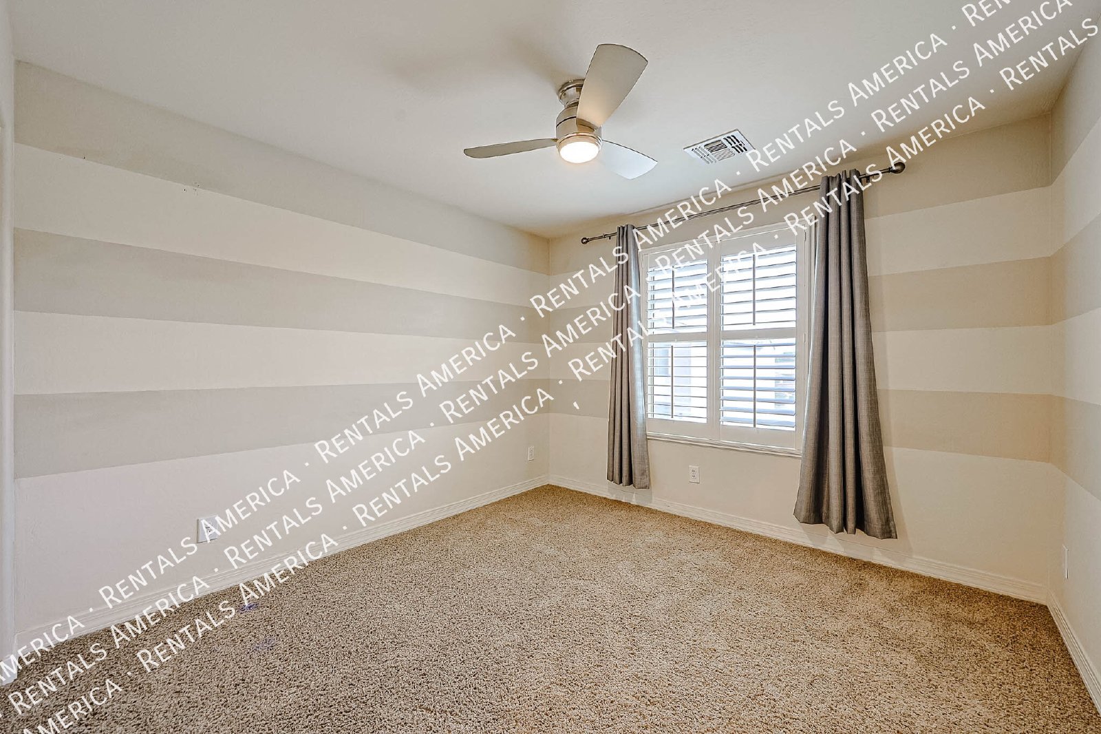 Beautiful 3bdrm home in Gated Community! property image