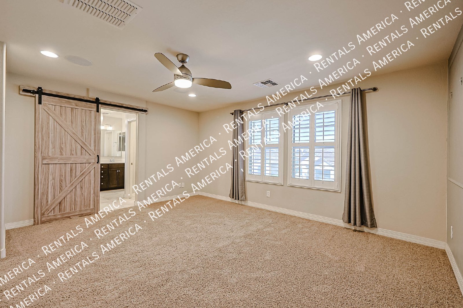 Beautiful 3bdrm home in Gated Community! property image