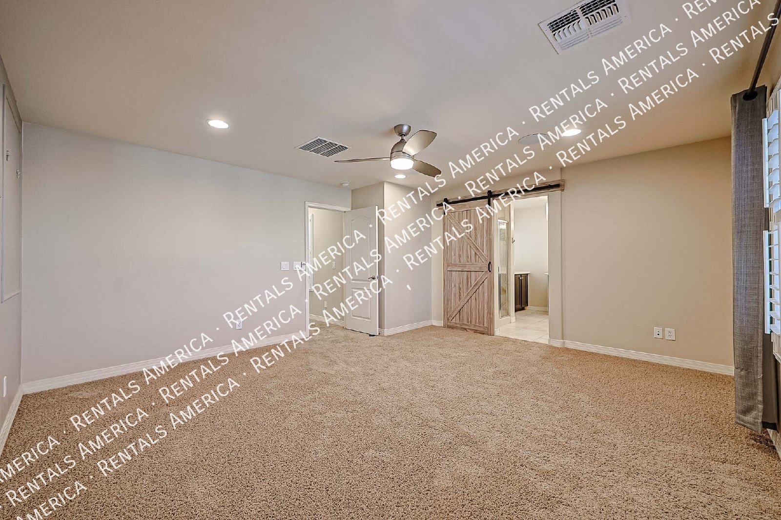 Beautiful 3bdrm home in Gated Community! property image