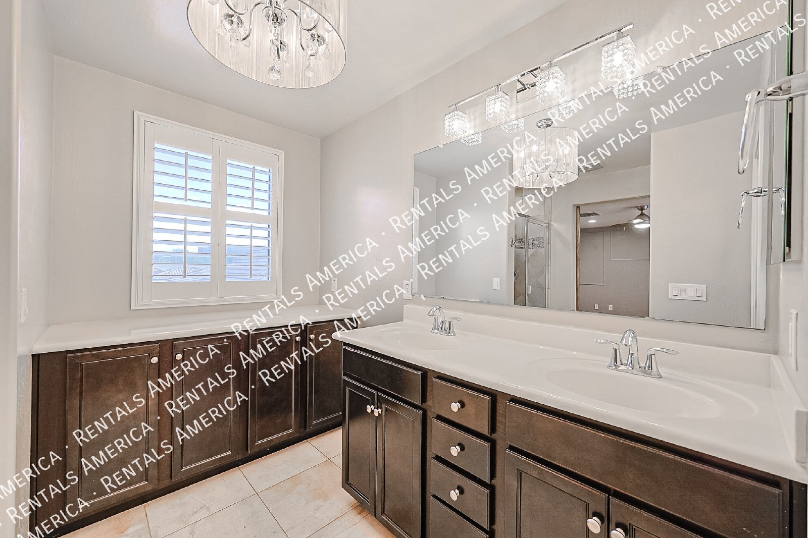 Beautiful 3bdrm home in Gated Community! property image