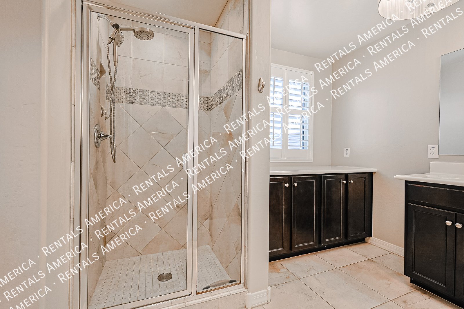 Beautiful 3bdrm home in Gated Community! property image