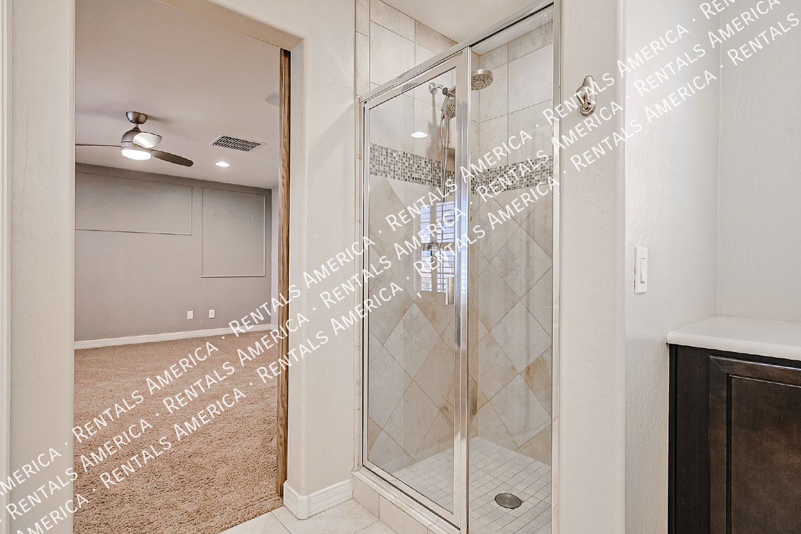 Beautiful 3bdrm home in Gated Community! property image