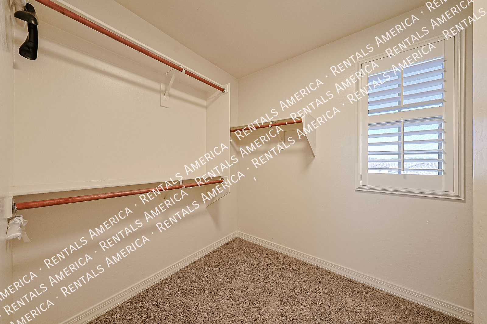 Beautiful 3bdrm home in Gated Community! property image