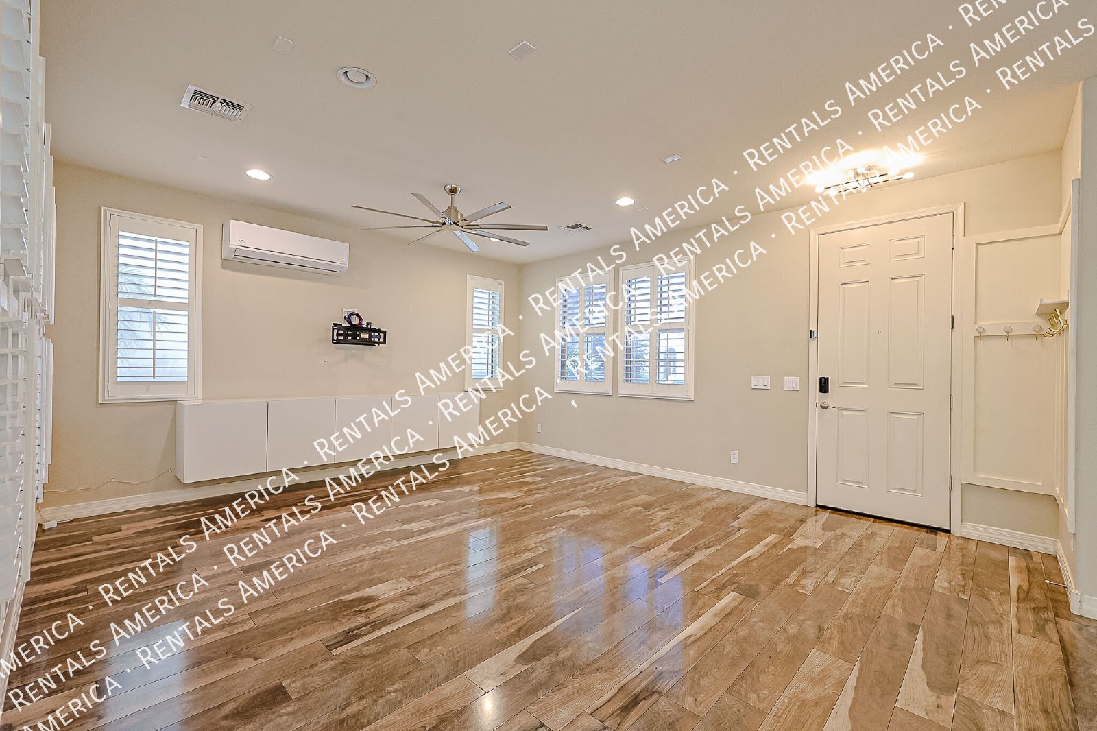 Beautiful 3bdrm home in Gated Community! property image