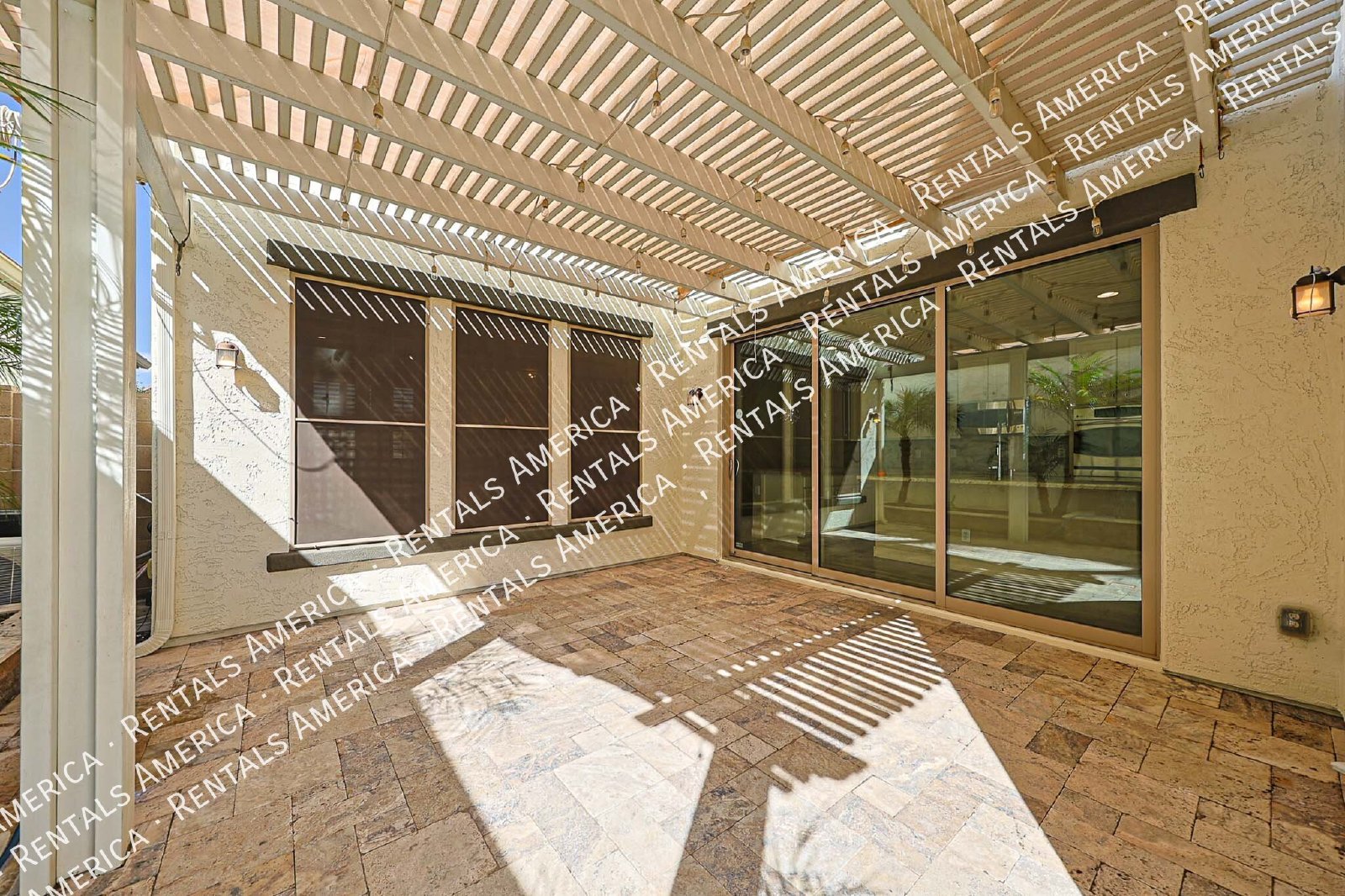 Beautiful 3bdrm home in Gated Community! property image
