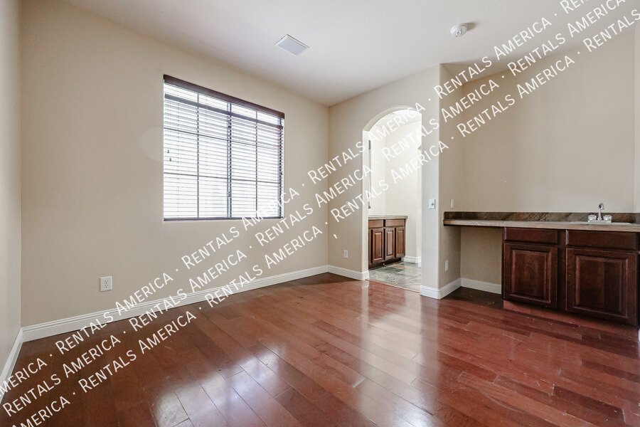 Make this beautiful North Phoenix home yours today! property image