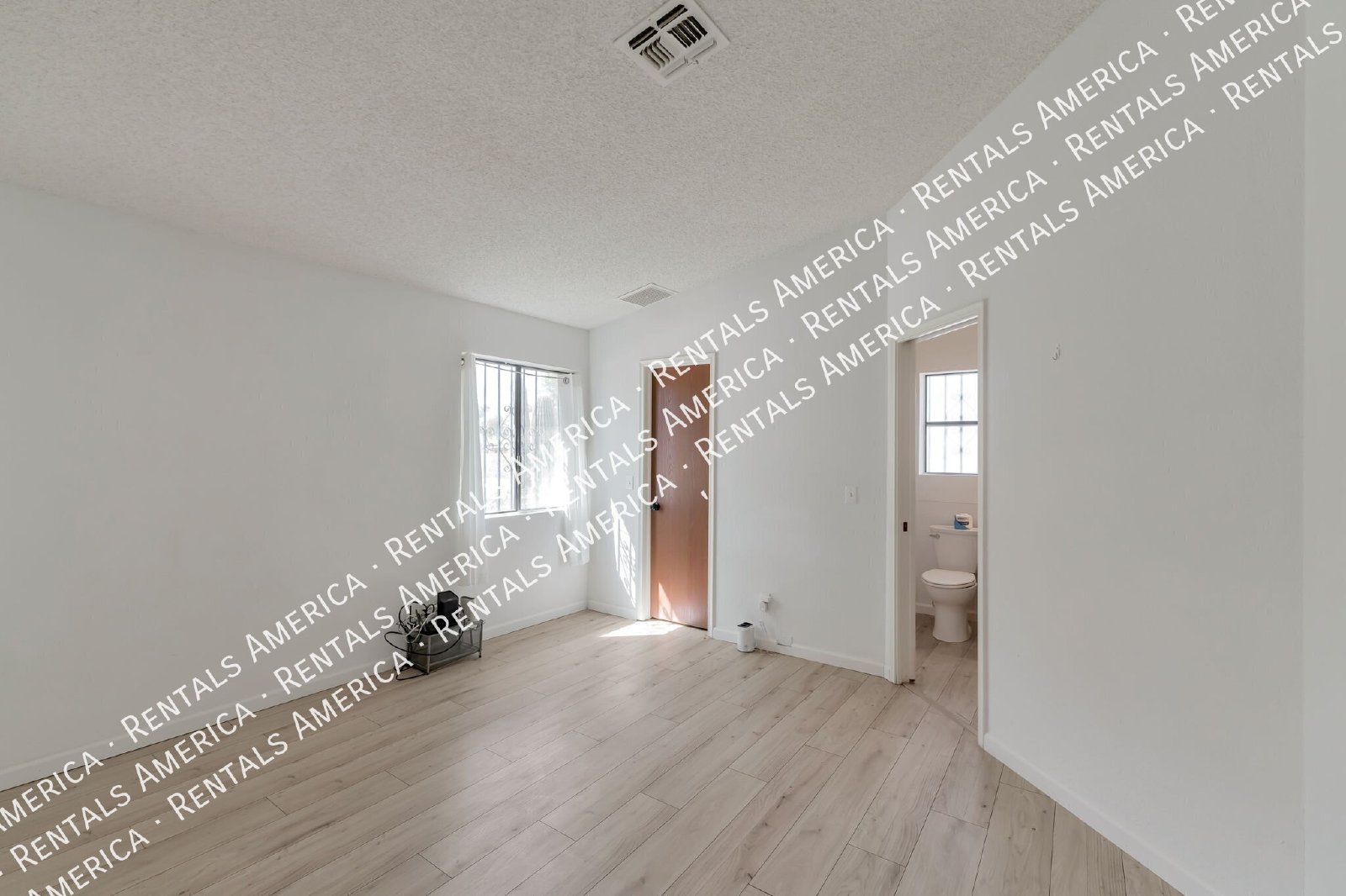 6121 S Birchwood Dr property image