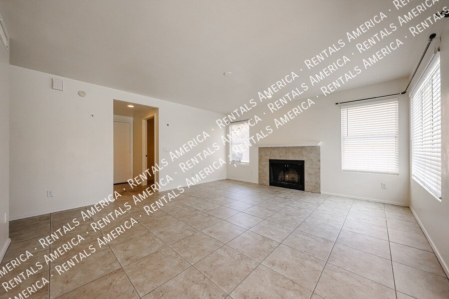 4-Bedroom, 2.5 Bath in Waters Edge at Ocotillo property image
