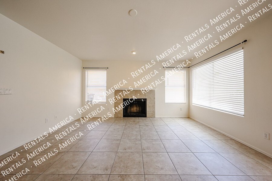 4-Bedroom, 2.5 Bath in Waters Edge at Ocotillo property image