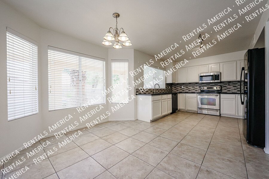 4-Bedroom, 2.5 Bath in Waters Edge at Ocotillo property image