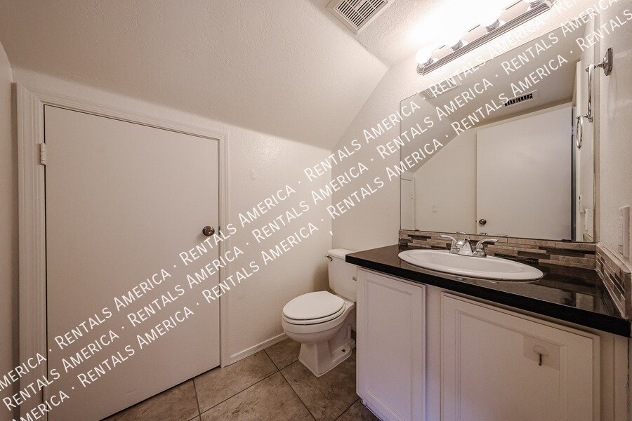 4-Bedroom, 2.5 Bath in Waters Edge at Ocotillo property image