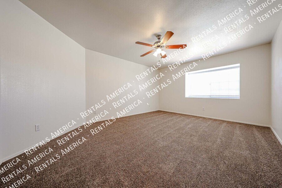 4-Bedroom, 2.5 Bath in Waters Edge at Ocotillo property image