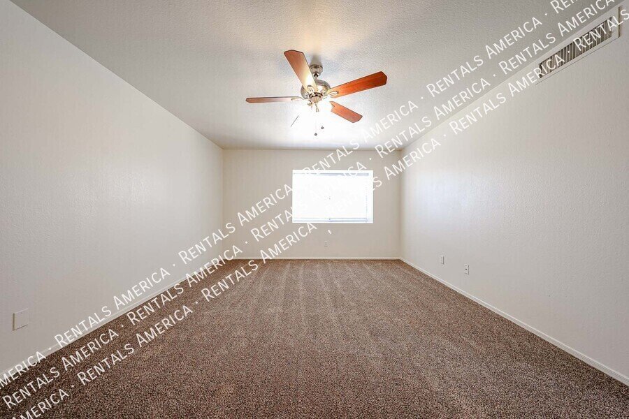 4-Bedroom, 2.5 Bath in Waters Edge at Ocotillo property image