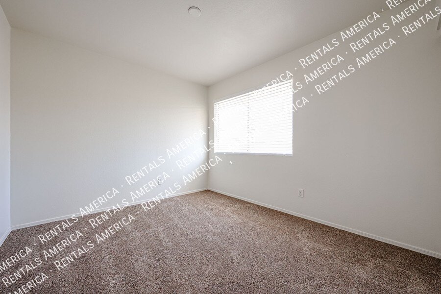 4-Bedroom, 2.5 Bath in Waters Edge at Ocotillo property image
