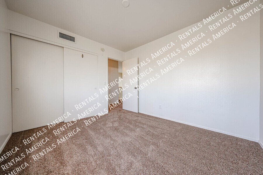 4-Bedroom, 2.5 Bath in Waters Edge at Ocotillo property image