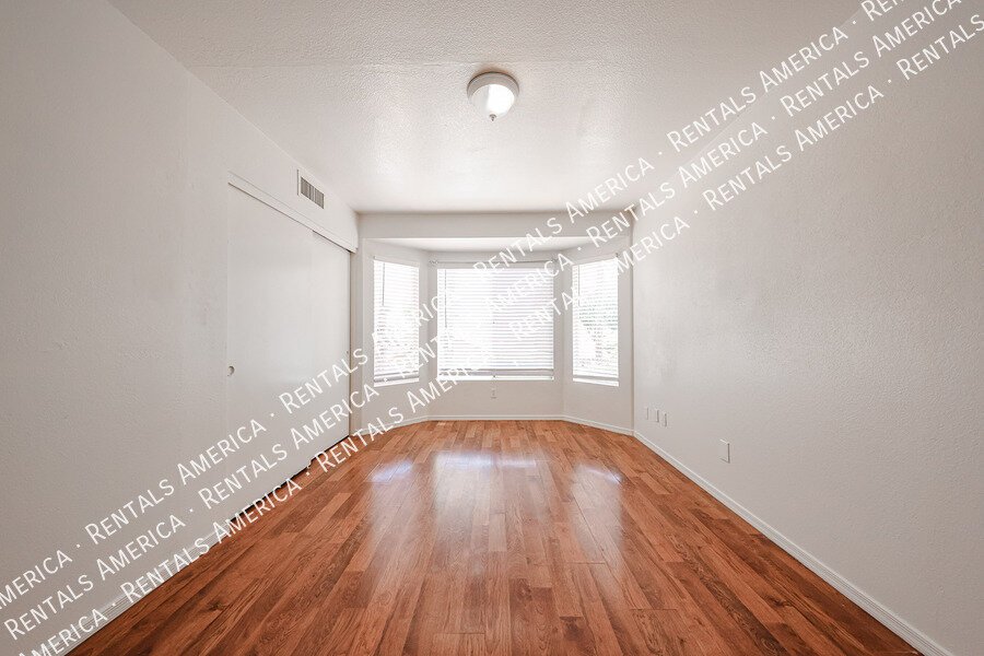 4-Bedroom, 2.5 Bath in Waters Edge at Ocotillo property image
