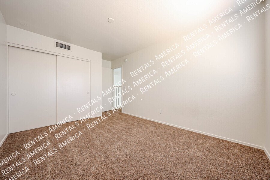4-Bedroom, 2.5 Bath in Waters Edge at Ocotillo property image