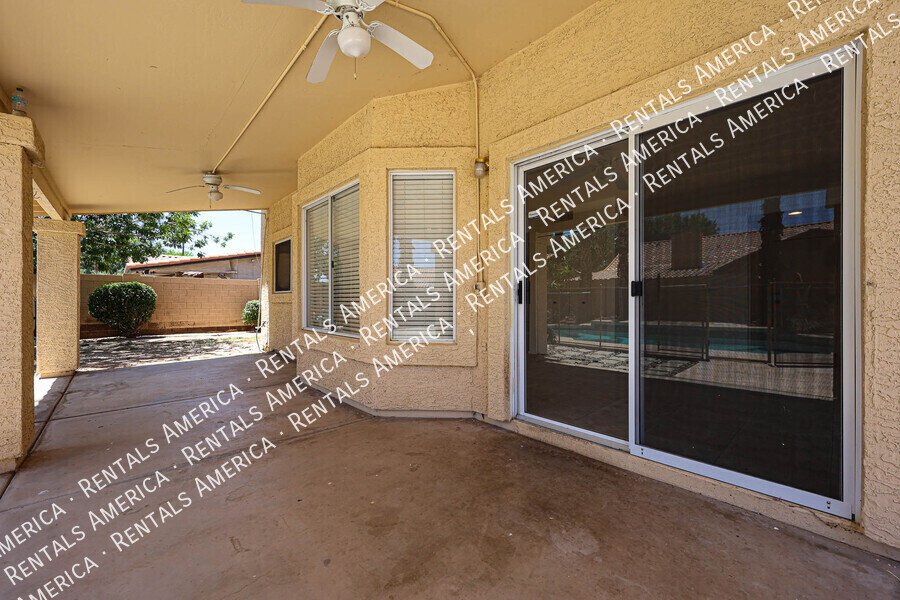 4-Bedroom, 2.5 Bath in Waters Edge at Ocotillo property image