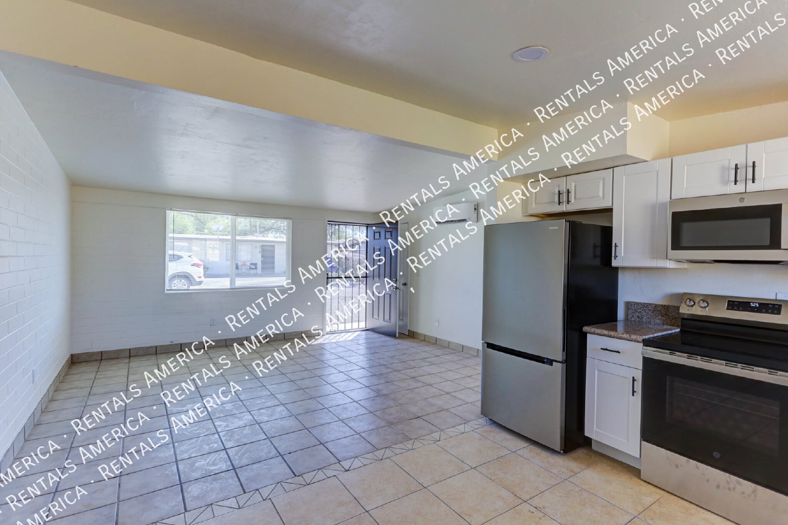Charming 2 bed/1 bath with W/D hookups and Fenced Yard! property image