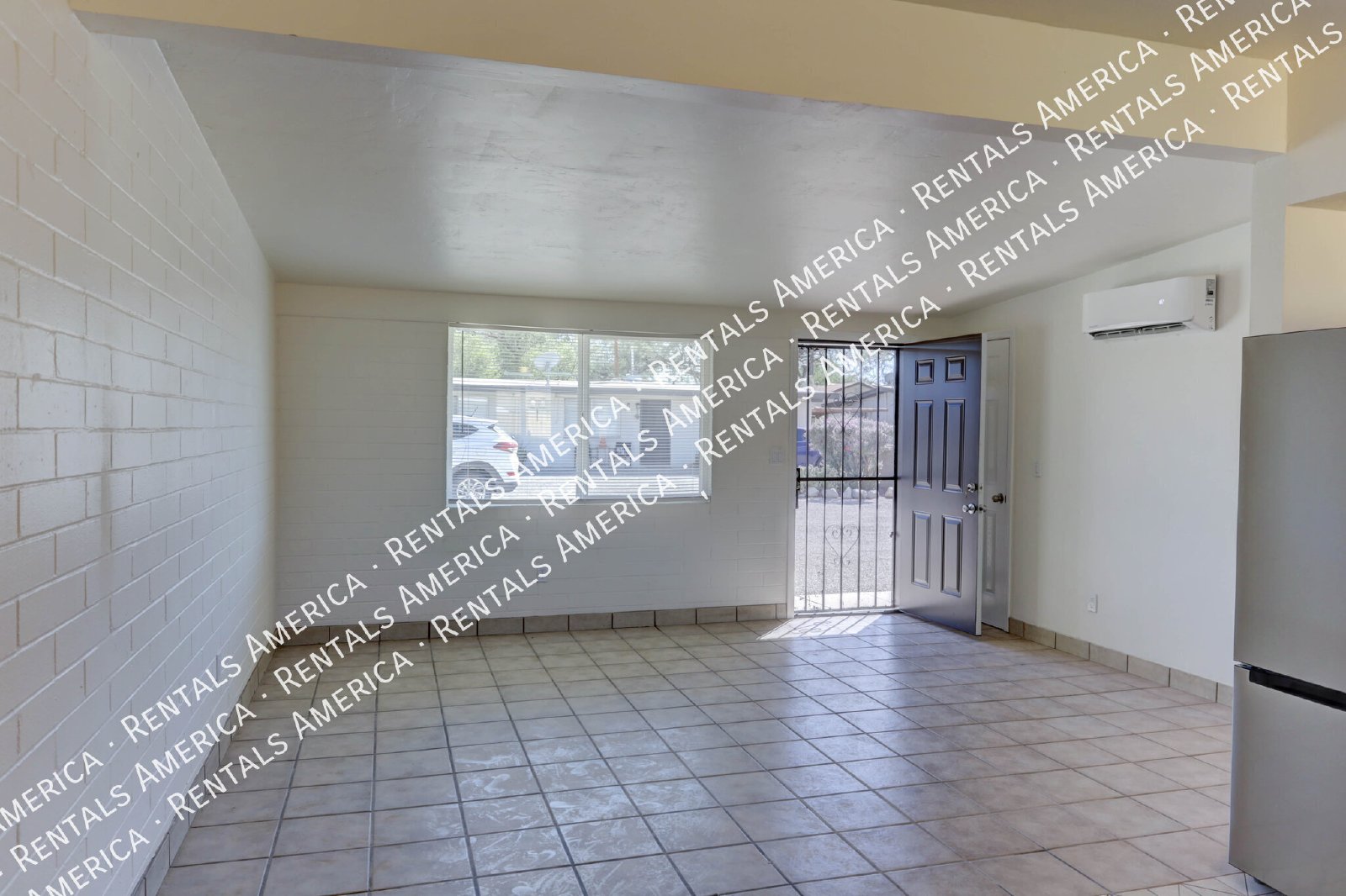Charming 2 bed/1 bath with W/D hookups and Fenced Yard! property image