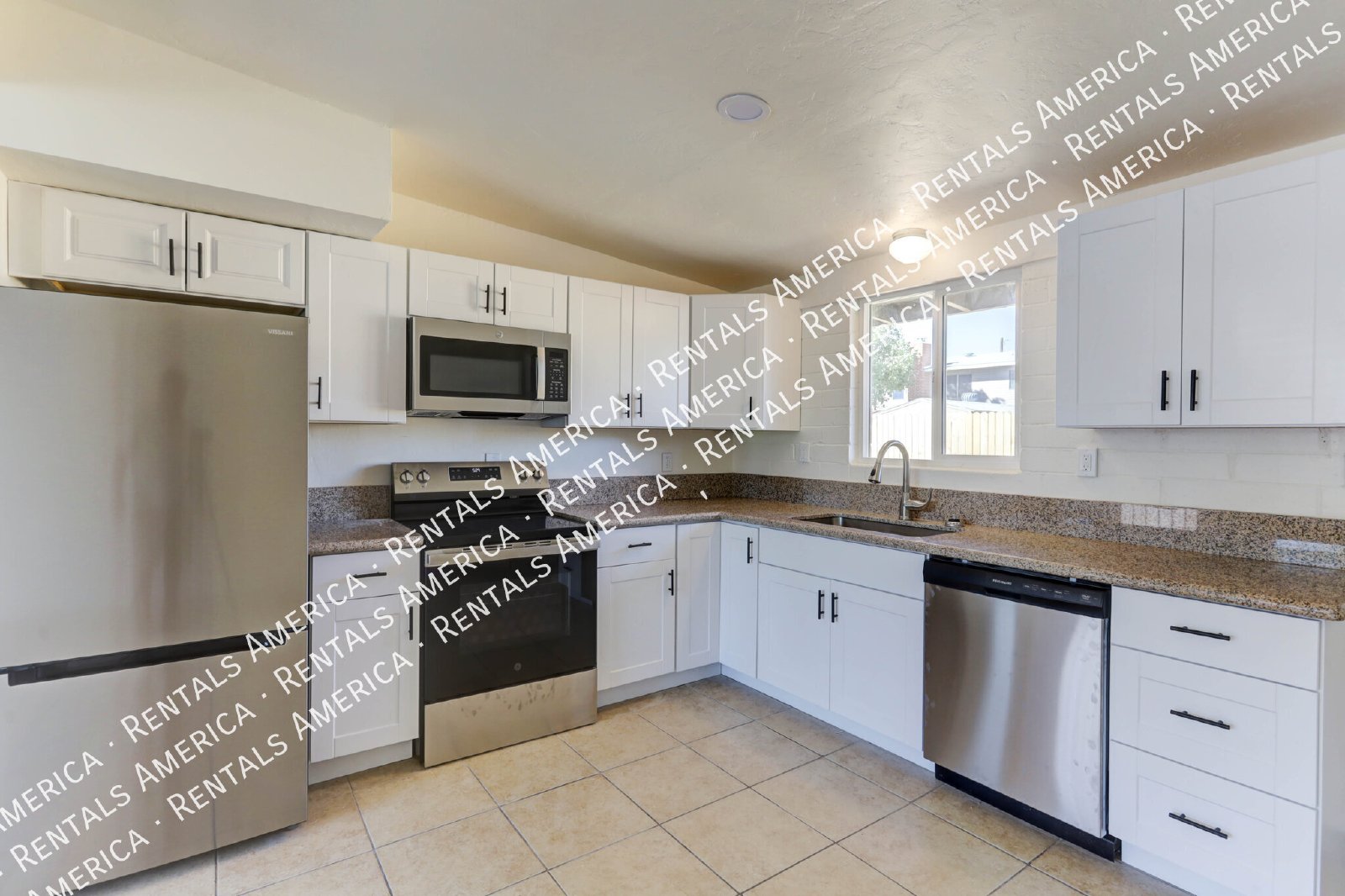 Charming 2 bed/1 bath with W/D hookups and Fenced Yard! property image
