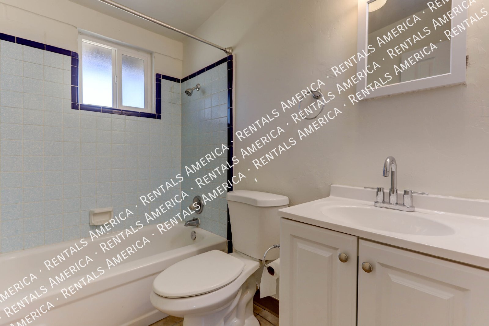 Charming 2 bed/1 bath with W/D hookups and Fenced Yard! property image