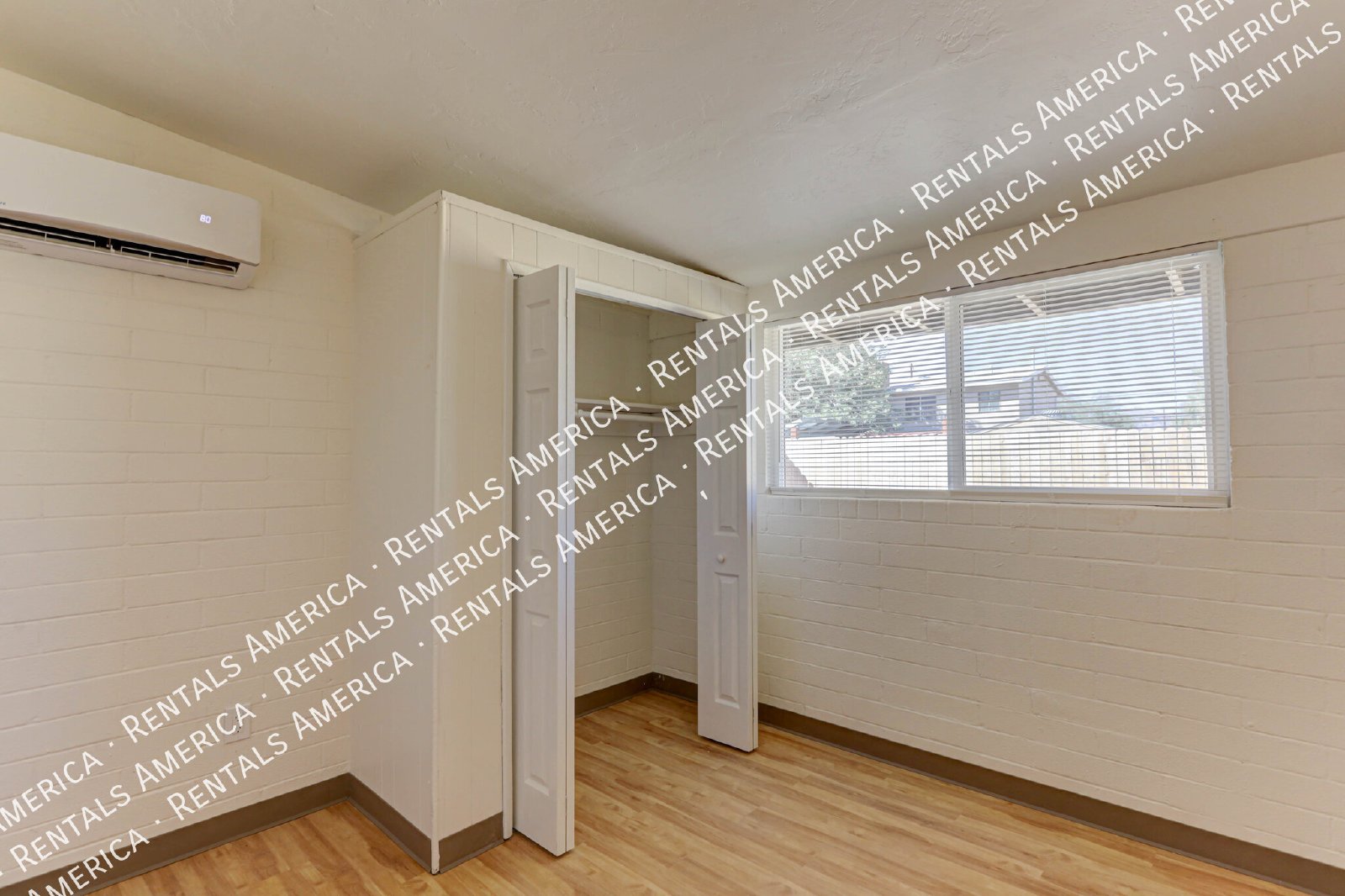 Charming 2 bed/1 bath with W/D hookups and Fenced Yard! property image