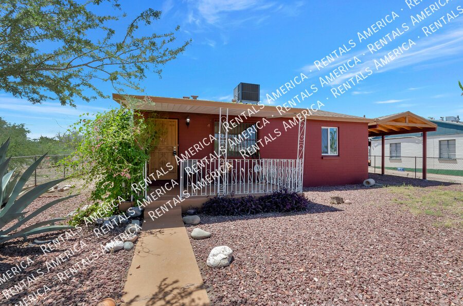 MOVE IN SPECIAL $100 off! Central location, near U of A property image