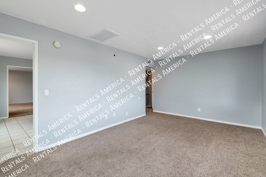 MOVE IN SPECIAL $100 off! Central location, near U of A property image