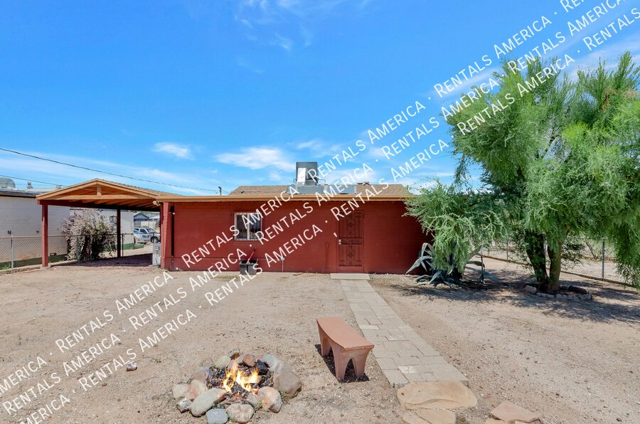 MOVE IN SPECIAL $100 off! Central location, near U of A property image